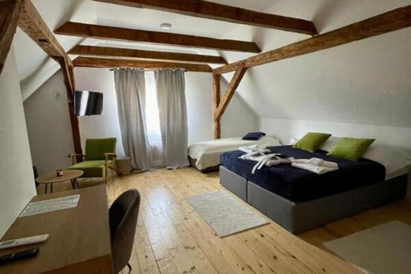 Foto van Three Bedroom Holiday Home - Vakantiehuis in Ogulin - BedRoom