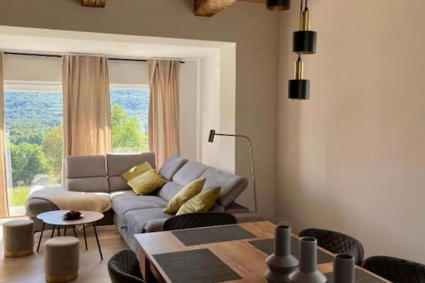 Foto van Three Bedroom Holiday Home - Vakantiehuis in Ogulin - LivingRoom