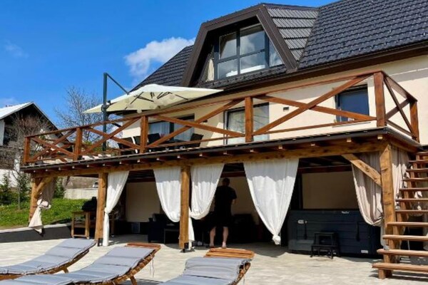 Foto van Three Bedroom Holiday Home - Vakantiehuis in Ogulin - Outdoor