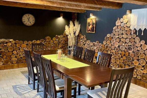 Foto van Three Bedroom Holiday Home - Vakantiehuis in Ogulin - DiningRoom