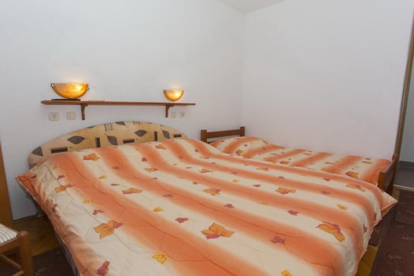 Foto van Triple Room with Private Balcony - Vakantiehuis in Brist - BedRoom