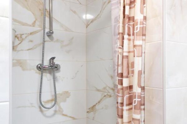 Foto van Three-Bedroom Apartment - Vakantiehuis in Slunj - BathRoom
