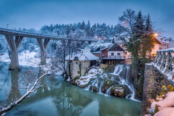 Foto van Three-Bedroom Apartment - Vakantiehuis in Slunj - View