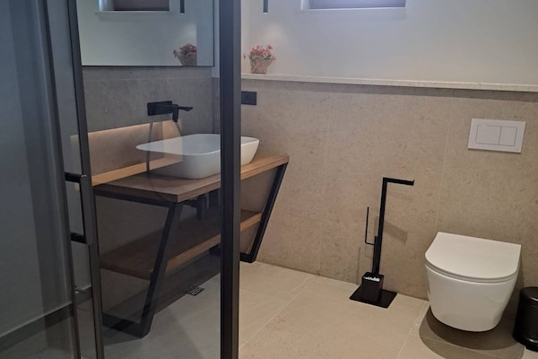 Foto van Three Bedroom Villa - Vakantiehuis in Trogir - BathRoom