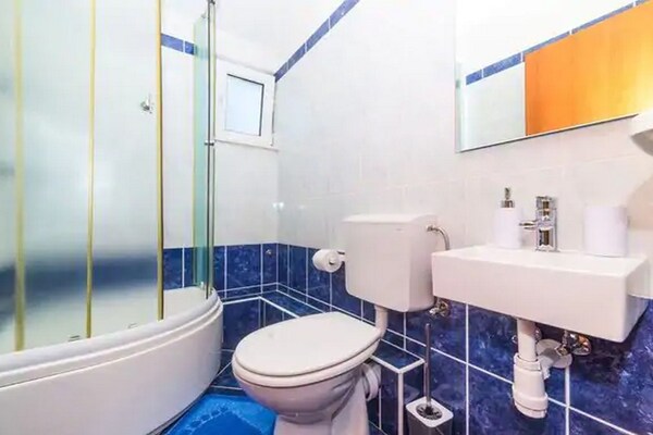 Foto van Three Bedroom Villa - Vakantiehuis in Trogir - BathRoom
