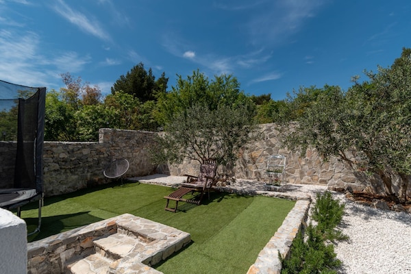 Foto van Three Bedroom Villa - Vakantiehuis in Trogir - Outdoor