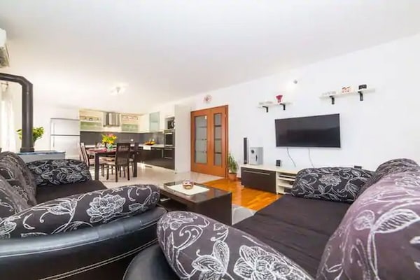 Foto van Three Bedroom Villa - Vakantiehuis in Trogir - LivingRoom