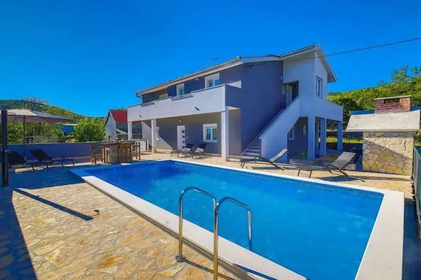 Foto van Three Bedroom Villa - Vakantiehuis in Trogir - Pool