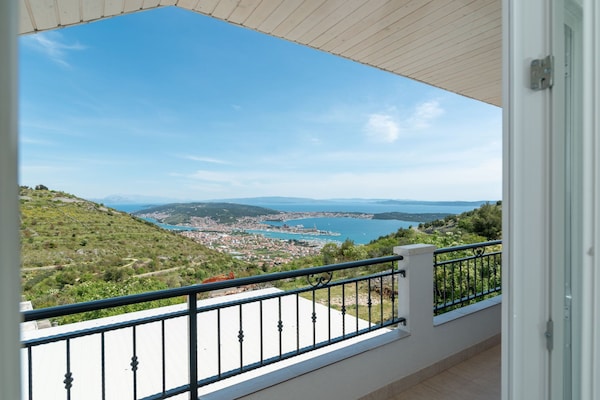 Foto van Three Bedroom Villa - Vakantiehuis in Trogir - terrace