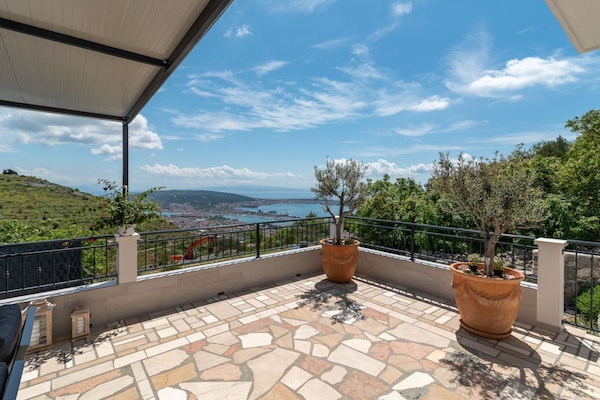 Foto van Three Bedroom Villa - Vakantiehuis in Trogir - terrace
