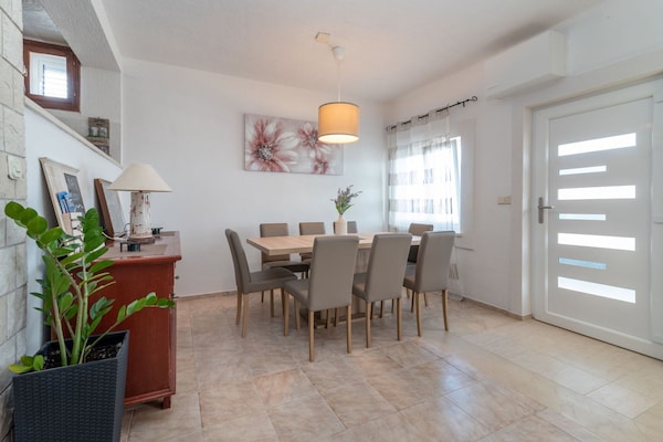 Foto van Three Bedroom Villa - Vakantiehuis in Trogir - DiningRoom