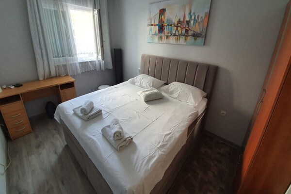 Foto van Three Bedroom Apartment - Vakantiehuis in Kastel Stari - BedRoom