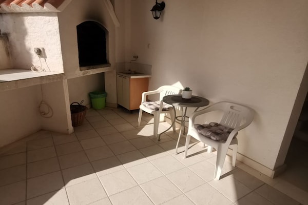 Foto van Three Bedroom Apartment with Terrace and Sea View - Vakantiehuis in Dugi Rat - terrace