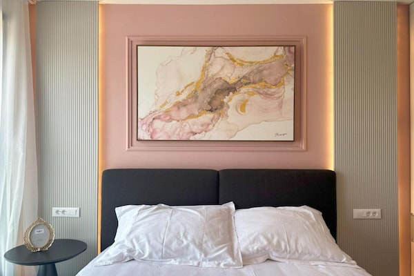 Foto van Three-Bedroom Penthouse with Infinity Pool (The Skyview Penthouse) - S4 - BedRoom