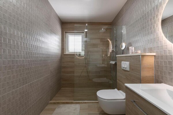 Foto van Villa Eden Dubrovnik - Six Bedroom Villa - Vakantiehuis in Dubrovnik - BathRoom