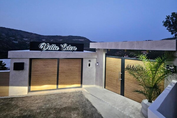 Foto van Villa Eden Dubrovnik - Six Bedroom Villa - Vakantiehuis in Dubrovnik - Outdoor