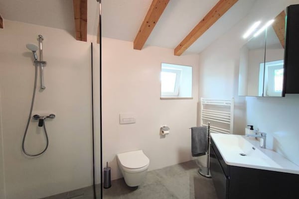 Foto van Private Oasis with Pool - Vakantiehuis in Lanisce - BedRoom