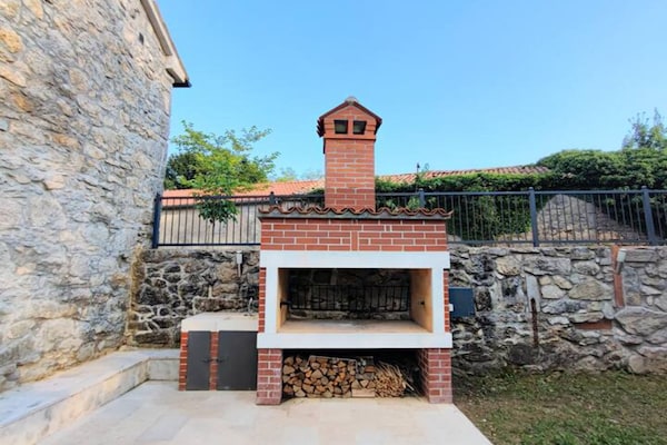 Foto van Private Oasis with Pool - Vakantiehuis in Lanisce - Facilities
