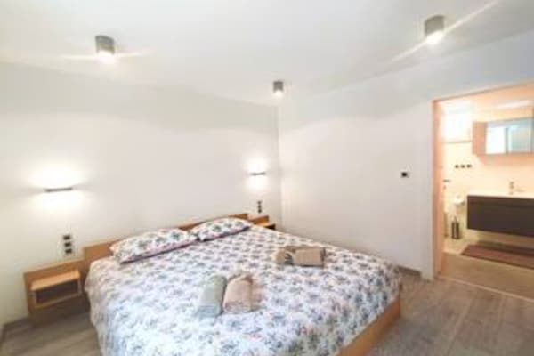 Foto van Private Oasis with Pool - Vakantiehuis in Lanisce - BedRoom