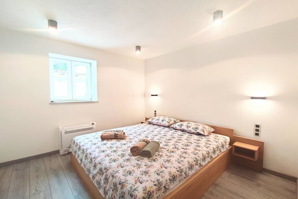 Foto van Private Oasis with Pool - Vakantiehuis in Lanisce - BedRoom