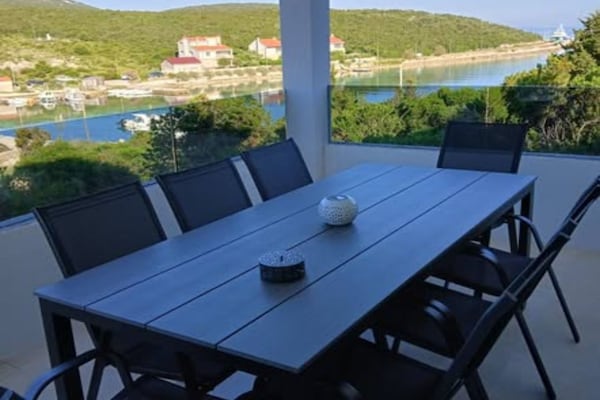 Foto van Three Bedroom Apartment With Terrace And Sea View - Vakantiehuis in Ist - TerraceBalcony