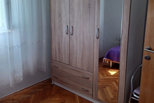 Foto van Three- Bedroom Apartment With Sea View (A3) - Vakantiehuis in Trogir - BedRoom