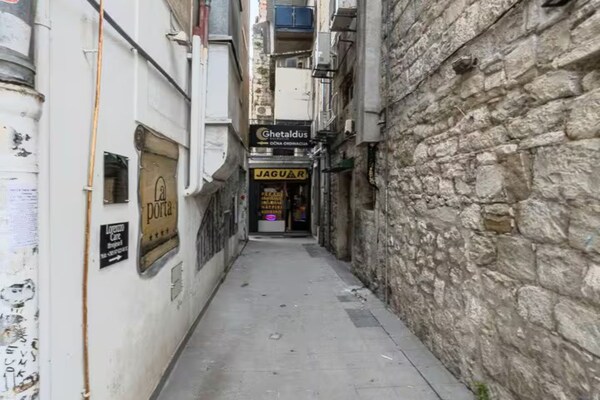 Foto van Silver Gate Rooms-Diocletian's Palace - Six-Bed Room 1 - Outdoor