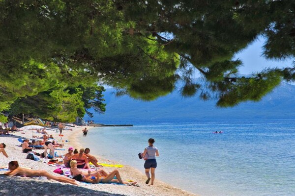 Foto van Premium Double Room With Private Bathroom 4 - Vakantiehuis in Gradac - Outdoor
