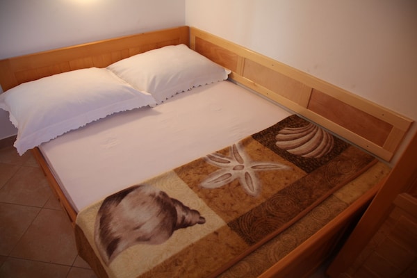 Foto van 2 Bedroom Apartment - Vakantiehuis in Srima - BedRoom