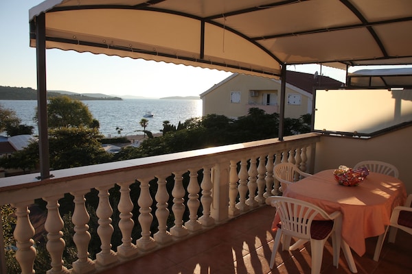 Foto van 2 Bedroom Apartment - Vakantiehuis in Srima - TerraceBalcony