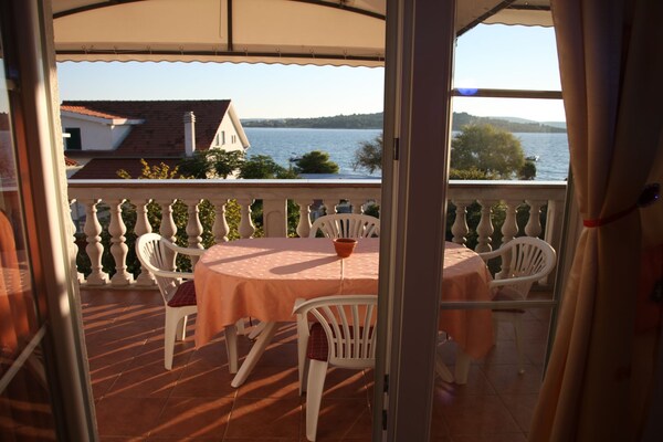 Foto van 2 Bedroom Apartment - Vakantiehuis in Srima - TerraceBalcony