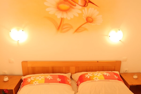 Foto van 2 Bedroom Apartment - Vakantiehuis in Srima - BedRoom