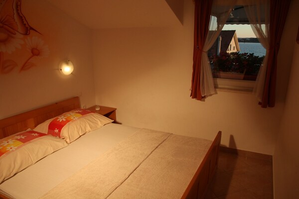 Foto van 2 Bedroom Apartment - Vakantiehuis in Srima - BedRoom