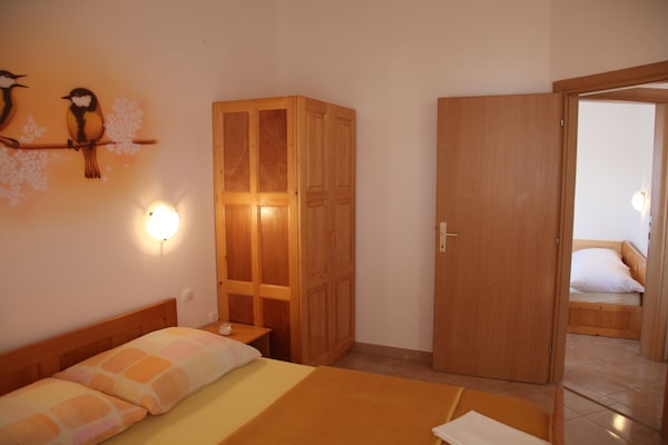 Foto van 1 Bedroom Apartment - Vakantiehuis in Srima - BedRoom