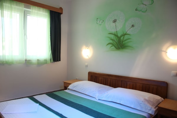 Foto van 1 Bedroom Apartment - Vakantiehuis in Srima - BedRoom