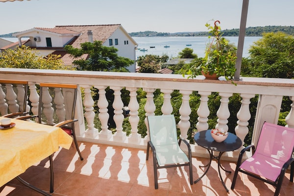 Foto van 1 Bedroom Apartment - Vakantiehuis in Srima - TerraceBalcony