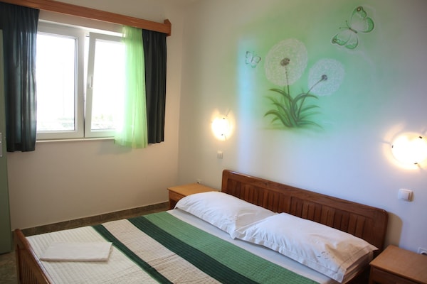 Foto van 1 Bedroom Apartment - Vakantiehuis in Srima - BedRoom