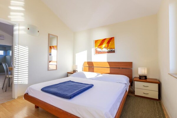 Foto van Premium Two Bedroom Apartment with Sea View and Terrace - BedRoom