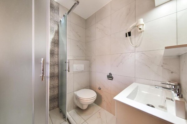 Foto van Privlaka Sunset Apartments - Two bedroom apartment (3) - BathRoom