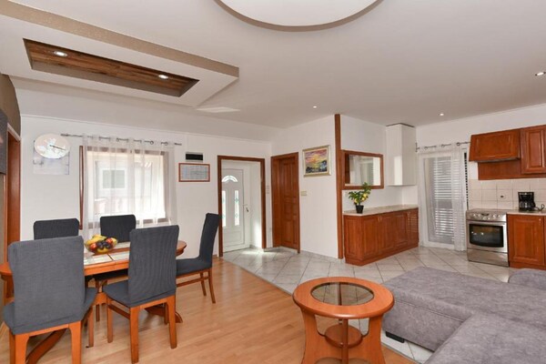 Foto van Privlaka Sunset Apartments - Two bedroom apartment (3) - LivingRoom