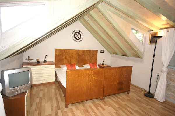 Foto van Traditioneel huis met twee appartementen - Vakantiehuis in Vis - BedRoom