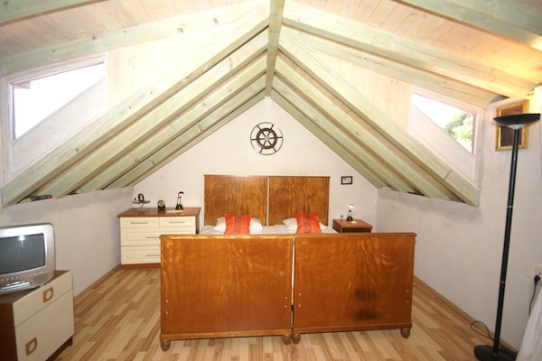 Foto van Traditioneel huis met twee appartementen - Vakantiehuis in Vis - BedRoom