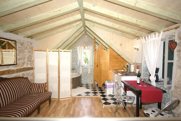 Foto van Traditioneel huis met twee appartementen - Vakantiehuis in Vis - LivingRoom
