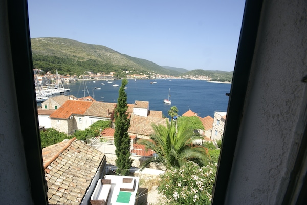 Foto van Traditioneel huis met twee appartementen - Vakantiehuis in Vis - ViewSummer