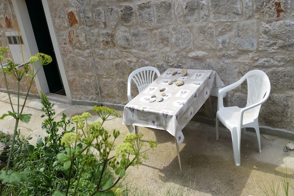 Foto van Traditioneel huis met twee appartementen - Vakantiehuis in Vis - TerraceBalcony