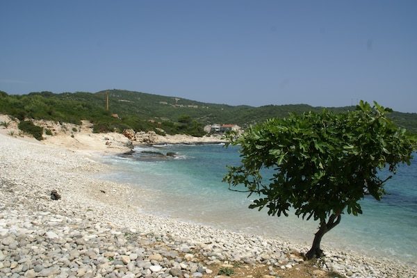 Foto van Traditioneel huis met twee appartementen - Vakantiehuis in Vis - AreaSummer20KM