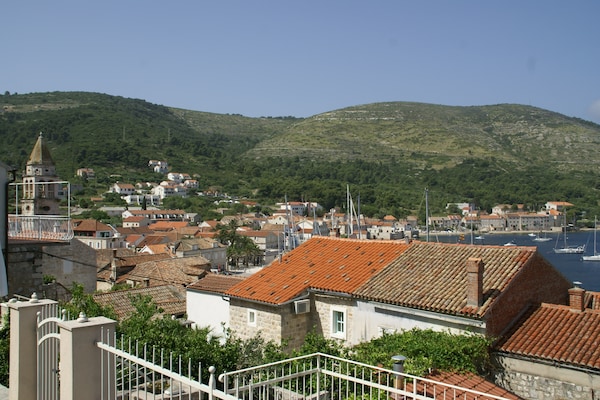 Foto van Traditioneel huis met twee appartementen - Vakantiehuis in Vis - ViewSummer