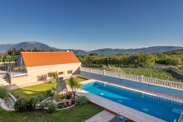 Foto van Villa Delic 8+2 personen - Vakantiehuis in Kresevo - Untagged