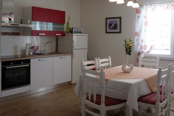 Foto van 1 - Vakantiehuis Jurjevic - Vakantiehuis in Bibinje - Untagged