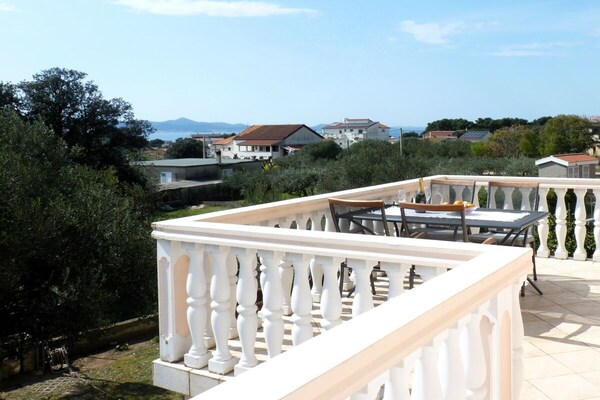 Foto van 1 - Vakantiehuis Jurjevic - Vakantiehuis in Bibinje - Untagged